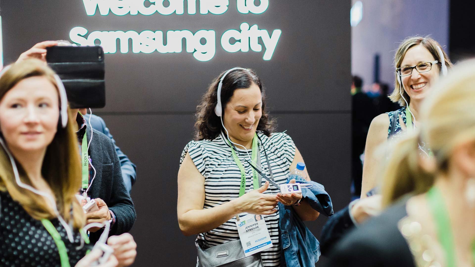 samsung-event-smiling